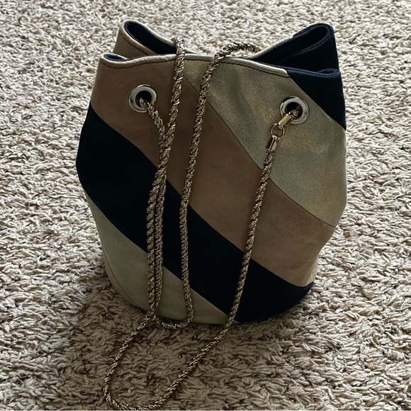 Sezane Hope bucket bag - Picture 2 of 4